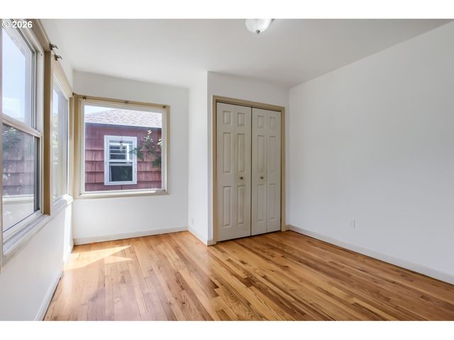 9320 Se YAMHILL St, Portland, OR 97216