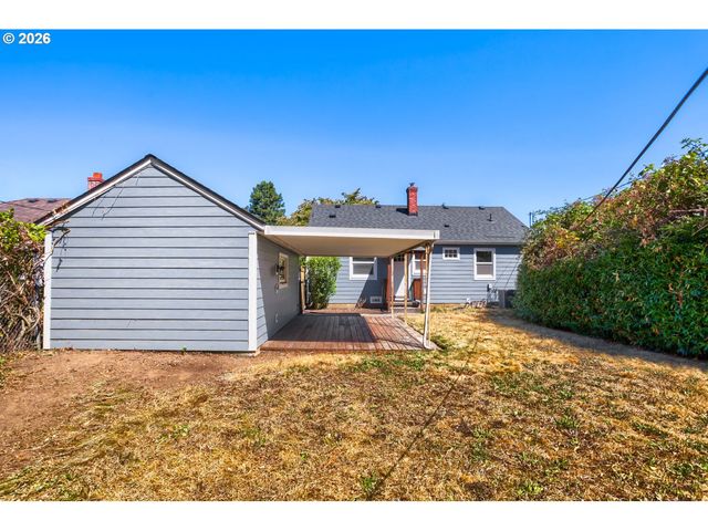 9320 Se YAMHILL St, Portland, OR 97216