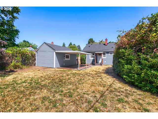 9320 Se YAMHILL St, Portland, OR 97216