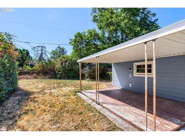 9320 Se YAMHILL St, Portland, OR 97216