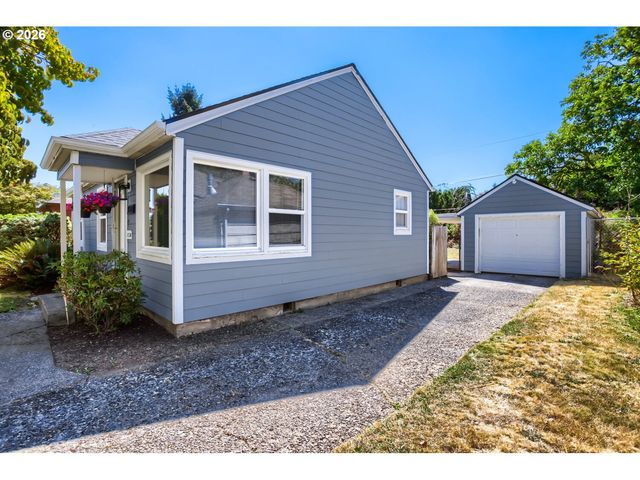 9320 Se YAMHILL St, Portland, OR 97216