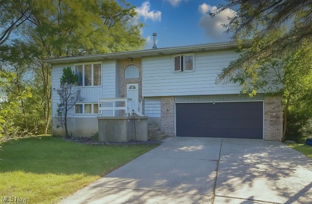 12651 Alameda Drive, Strongsville, OH 44149