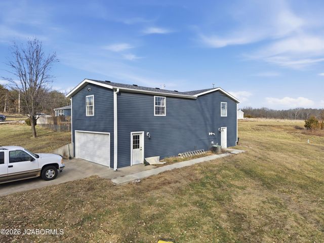 7630 N HWY VV, Columbia, MO 65202