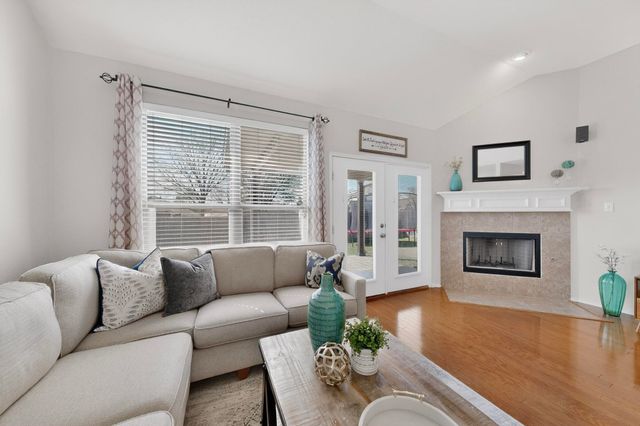 9009 Golden Sunset Trail, Fort Worth, TX 76244