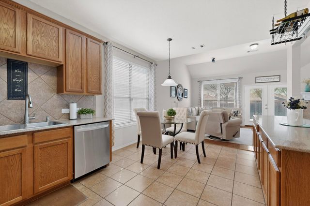 9009 Golden Sunset Trail, Fort Worth, TX 76244