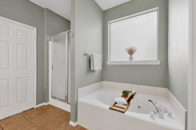 9009 Golden Sunset Trail, Fort Worth, TX 76244