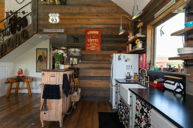 49 Redtail Hawk Road, Mcallister, MT 59740