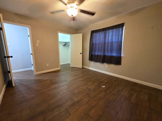 209 E Eller Avenue, Crowley, TX 76036