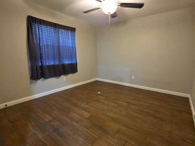 209 E Eller Avenue, Crowley, TX 76036