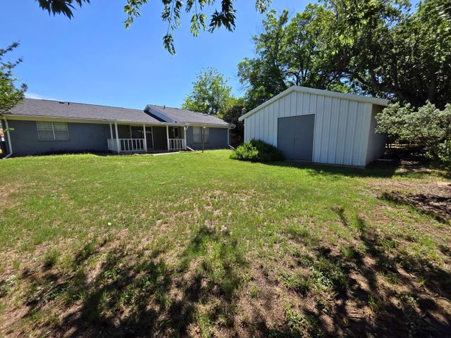 209 E Eller Avenue, Crowley, TX 76036