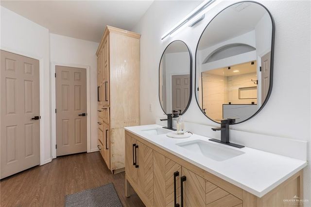 107 E Esperanza Avenue, Mission, TX 78574