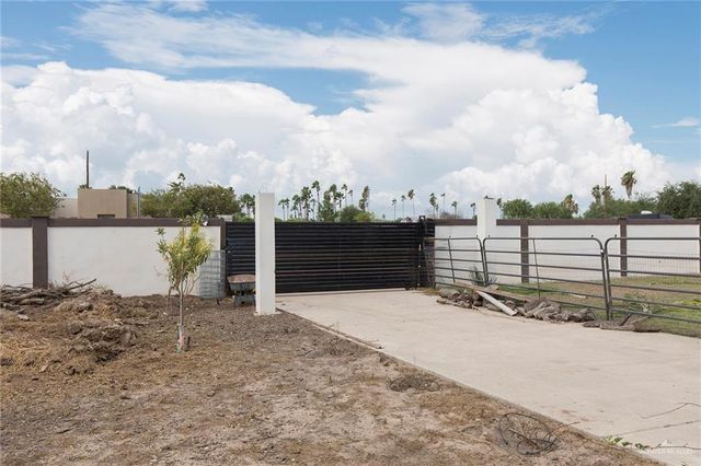 107 E Esperanza Avenue, Mission, TX 78574