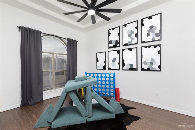 107 E Esperanza Avenue, Mission, TX 78574