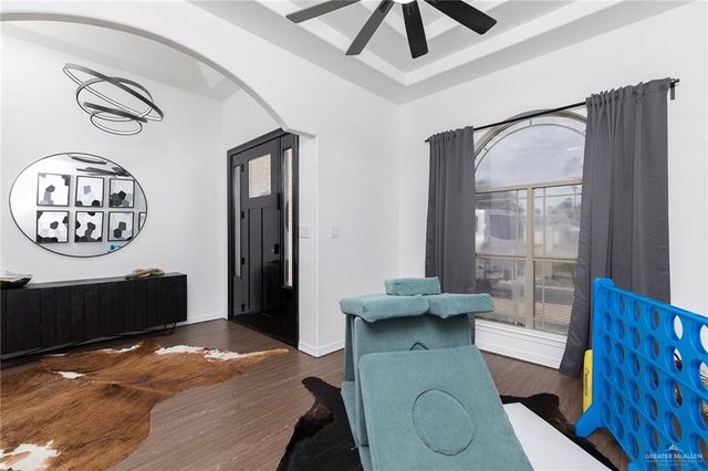 107 E Esperanza Avenue, Mission, TX 78574