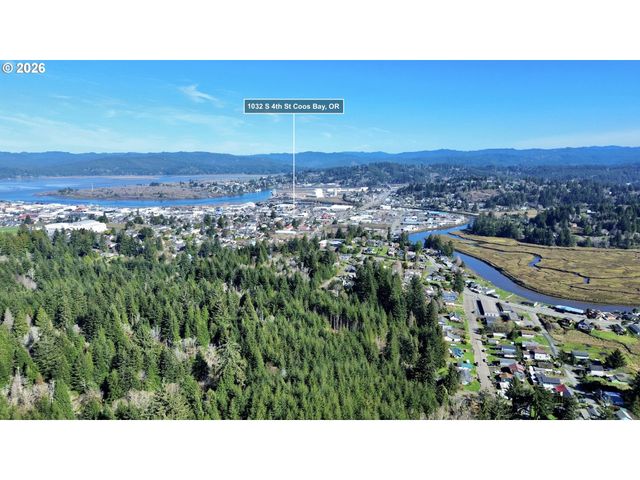 1032 S 4th St, Coos Bay, OR 97420