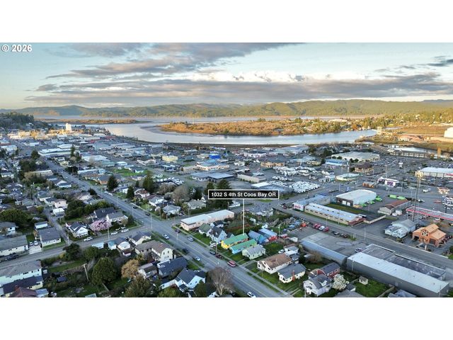 1032 S 4th St, Coos Bay, OR 97420
