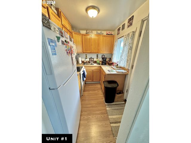 1032 S 4th St, Coos Bay, OR 97420