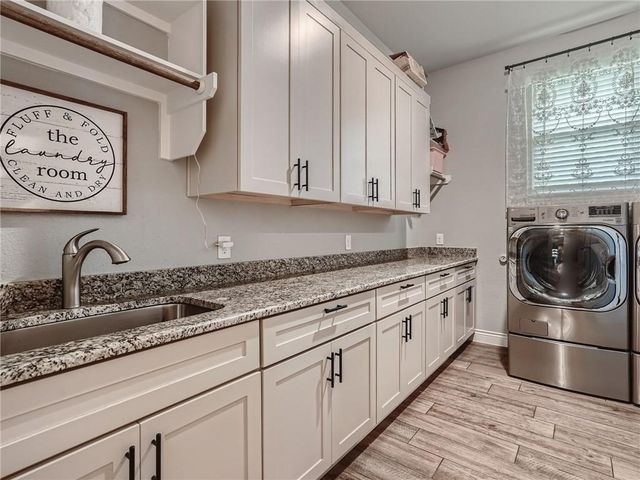 132 Huerta RD, Florence, TX 76527