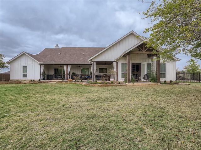 132 Huerta RD, Florence, TX 76527