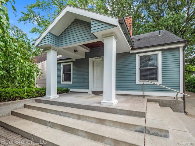 1574 Cole Street, Birmingham, MI 48009
