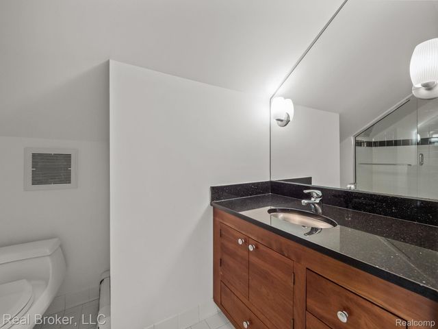 1574 Cole Street, Birmingham, MI 48009
