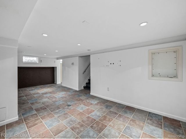 1574 Cole Street, Birmingham, MI 48009