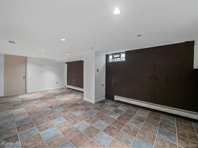 1574 Cole Street, Birmingham, MI 48009