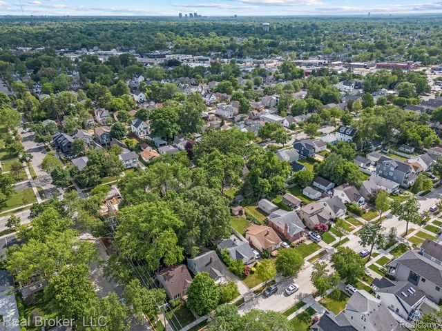 1574 Cole Street, Birmingham, MI 48009