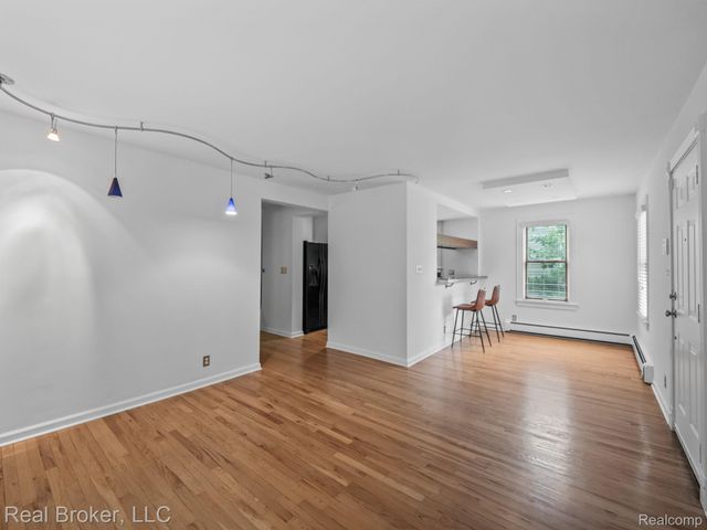1574 Cole Street, Birmingham, MI 48009