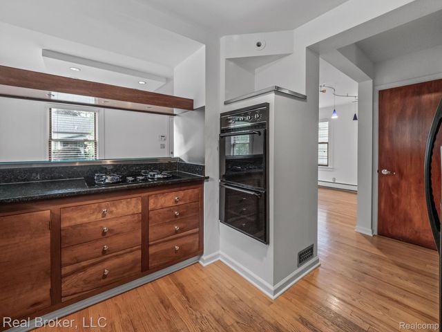 1574 Cole Street, Birmingham, MI 48009