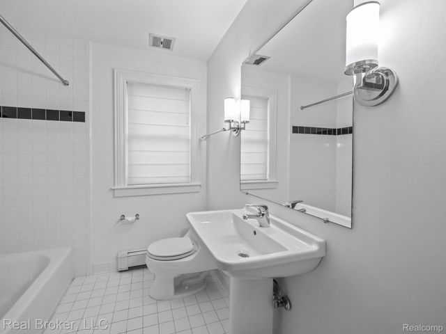 1574 Cole Street, Birmingham, MI 48009
