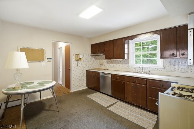 378 FOREST HILL WAY, Mountainside Boro, NJ 07092