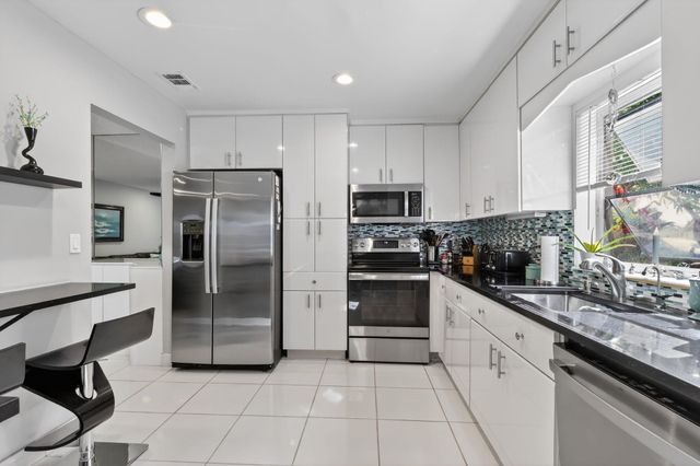 6357 Overland Drive, Delray Beach, FL 33484