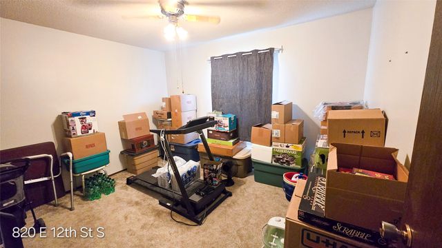 824 & 820 E 12th Street S, Newton, IA 50208