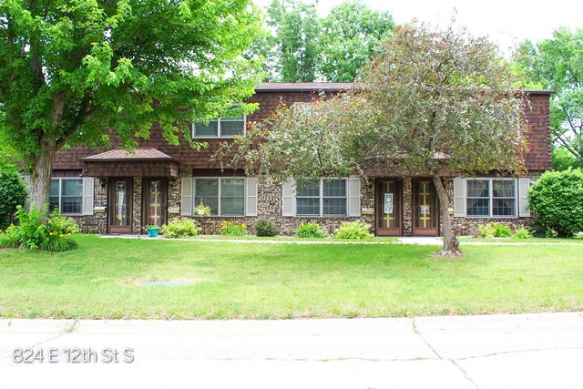 824 & 820 E 12th Street S, Newton, IA 50208