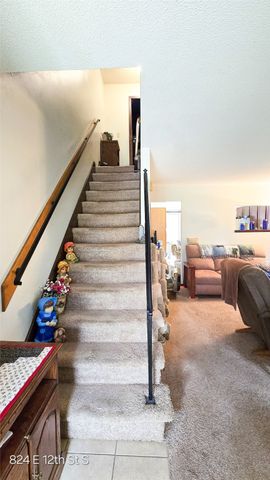 824 & 820 E 12th Street S, Newton, IA 50208