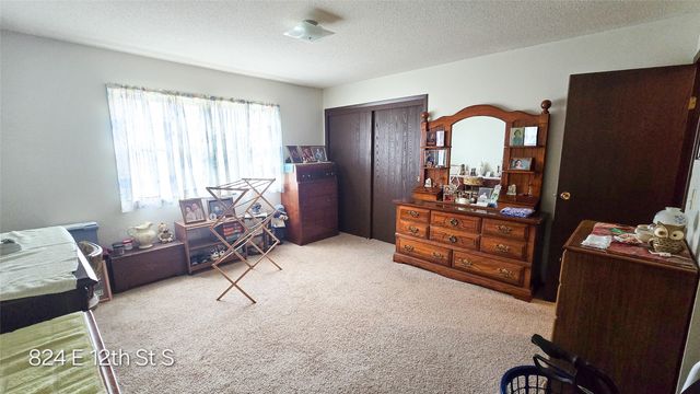 824 & 820 E 12th Street S, Newton, IA 50208