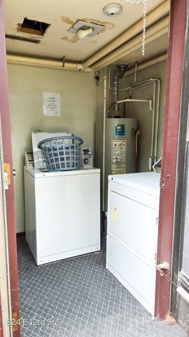 824 & 820 E 12th Street S, Newton, IA 50208