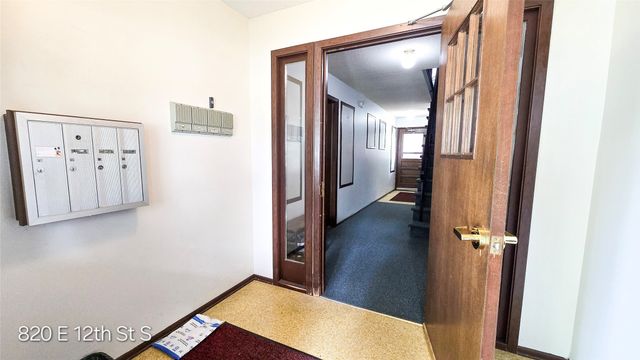 824 & 820 E 12th Street S, Newton, IA 50208