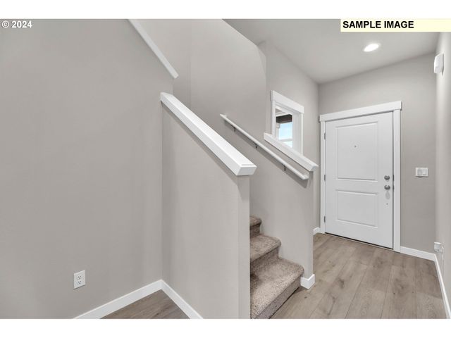 995 Ne SAGEBRUSH Dr, Estacada, OR 97023