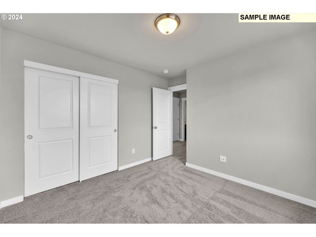 995 Ne SAGEBRUSH Dr, Estacada, OR 97023