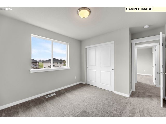 995 Ne SAGEBRUSH Dr, Estacada, OR 97023