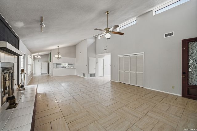 10914 Link, San Antonio, TX 78213