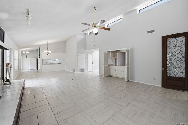 10914 Link, San Antonio, TX 78213