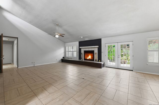 10914 Link, San Antonio, TX 78213