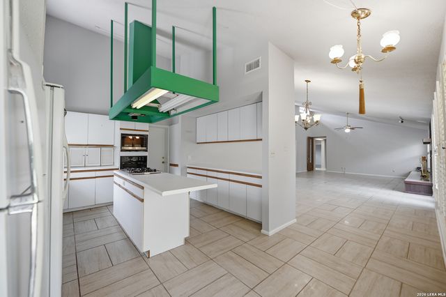 10914 Link, San Antonio, TX 78213