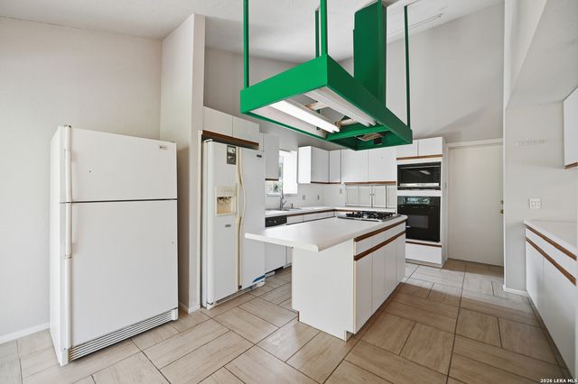 10914 Link, San Antonio, TX 78213