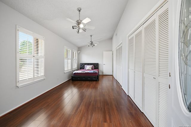 10914 Link, San Antonio, TX 78213