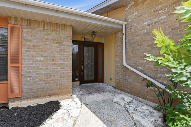 10914 Link, San Antonio, TX 78213