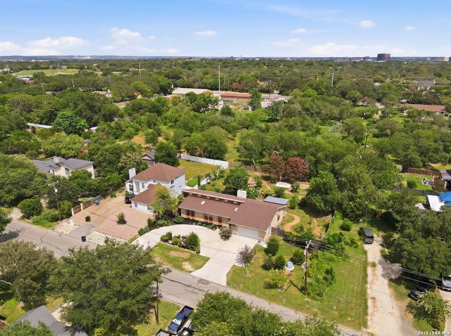 10914 Link, San Antonio, TX 78213